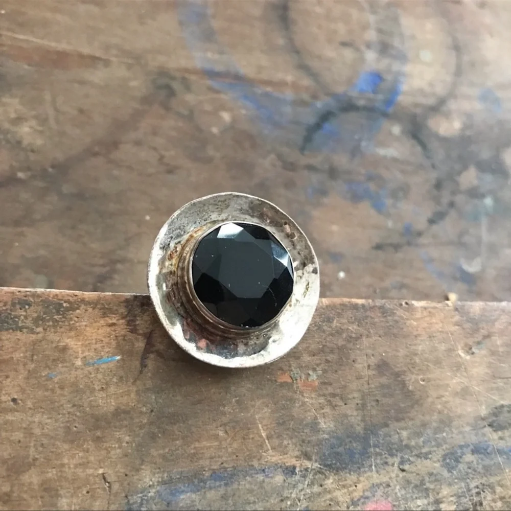 Vintage Large Obsidian Hammered Sterling Silver round Ring size 7 big huge - Picture 7 of 8